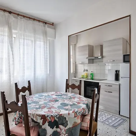 Cozy Miranese Venice Апартаменты Целарино